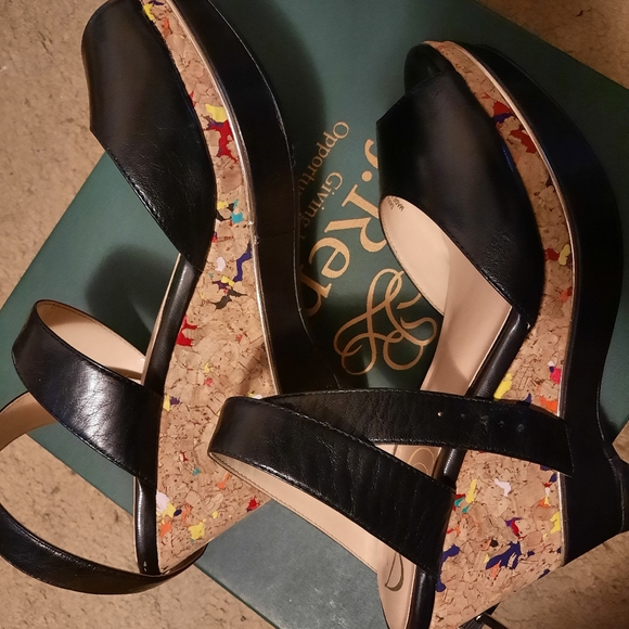 J. RENEE wedged sandal w/ splatter paint - Picture 2 of 4